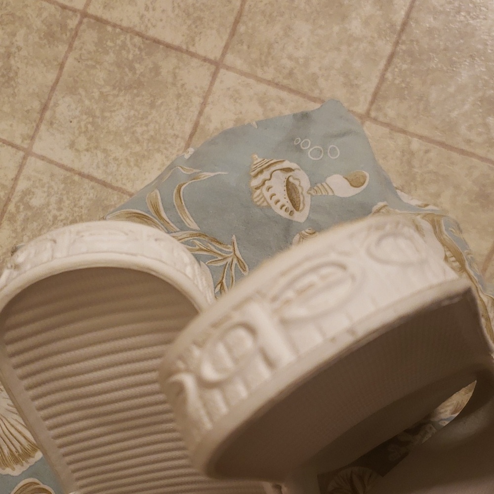 BEBE slides - Picture 2 of 8
